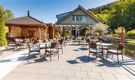 Karte mit markierten Wanderrouten rund um das Café Erle