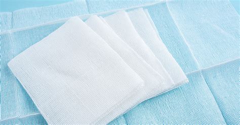 Illustration von verschiedenen Wickeln und Kompressen für Schwangere