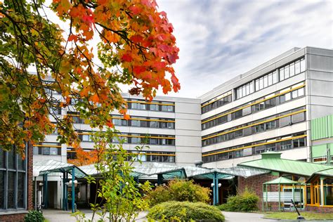 Übersicht der Fachbereiche des Evangelischen Waldkrankenhauses Spandau