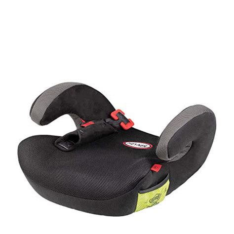 Infografik: Vergleich der Gurtführung mit und ohne dicke Winterjacke im Autositz