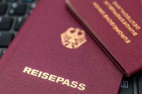 Schema, das die Unterschiede zwischen Reisepass, Passersatz und Ausweisersatz darstellt