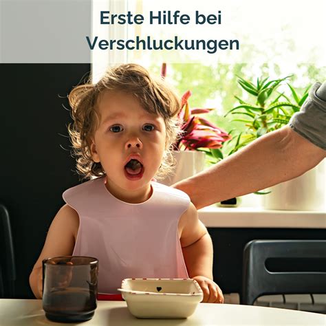 Illustration eines Babys, das nach dem Stillen spuckt