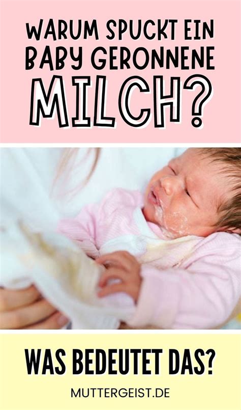 Ein Baby, das im Schlaf spuckt, ist ein häufiges Phänomen.