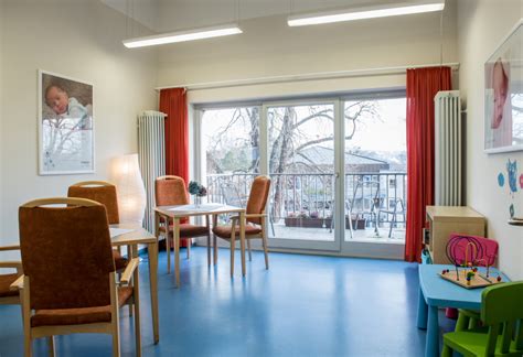 Innenansicht der Hebammenpraxis mit Spielecke für Geschwisterkinder