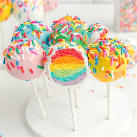 Bunt dekorierte Cake Pops
