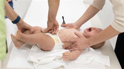 Schema, das die positiven Auswirkungen der Impfung auf Neugeborene veranschaulicht