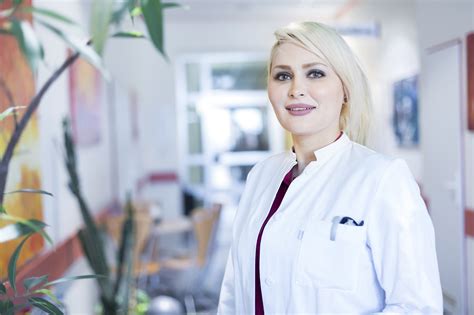 Porträt der neuen Chefärztin der Frauenklinik.