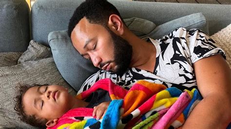 John Legend mit seinem Sohn Miles.