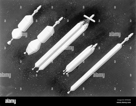 Bilder von verschiedenen Schnullerarten und historischen Vorläufern