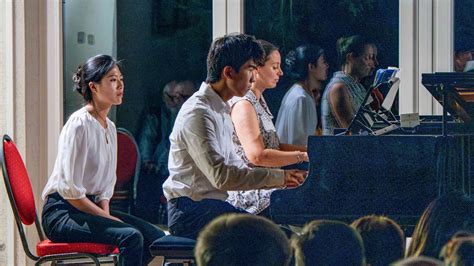 Foto: Junge Pianisten bei einem Konzert der Musikschule Pro Musica