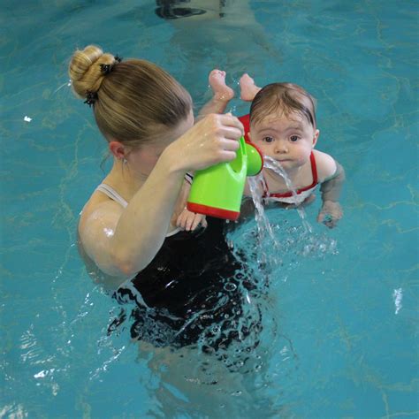 Bilder von Babyschwimmkursen