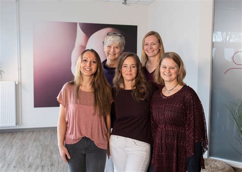 Collage aus Fotos der Hebammen des Geburtshausteams Paderborn