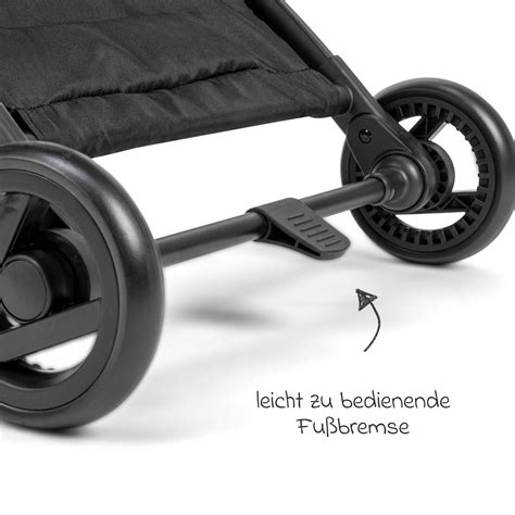 Osann Vegas mit Kind, das durch den 5-Punkt-Gurt gesichert ist