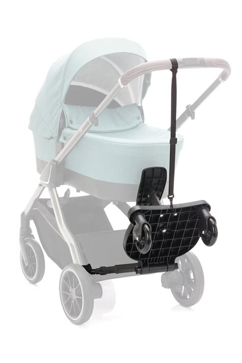 Sicherheitsbügel am Kinderwagen befestigt