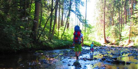 Schilder zur Parkplatzregelung am Duracher Wasserweg