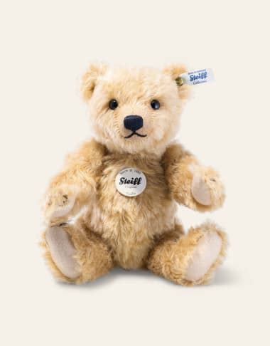 Nahaufnahme eines personalisierten Steiff Teddybären mit Namensstickerei
