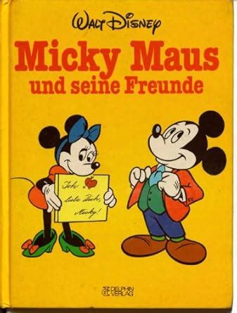 Eine Collage aus verschiedenen Produkten, die Micky Maus und seine Freunde zeigen, wie Schuhe, T-Shirts und Accessoires.