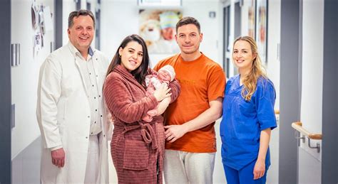 Übersicht über die medizinische Ausstattung und die Betreuungsmöglichkeiten in der Geburtsklinik.