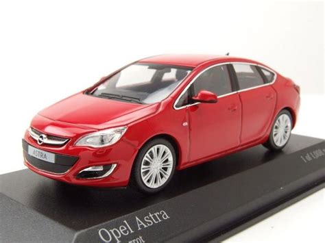 Modellauto Opel Astra im Maßstab 1:43