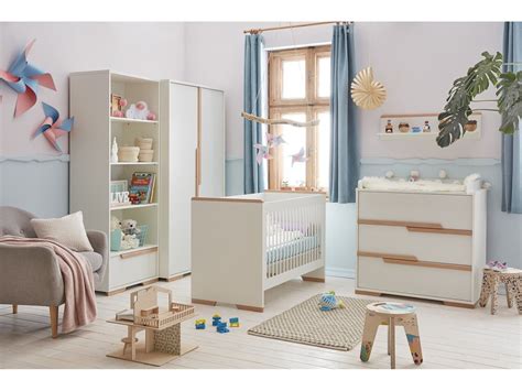 Moderne Kindermöbelkollektion Calmo von Pinio mit neutralen Farben und schlichten Formen