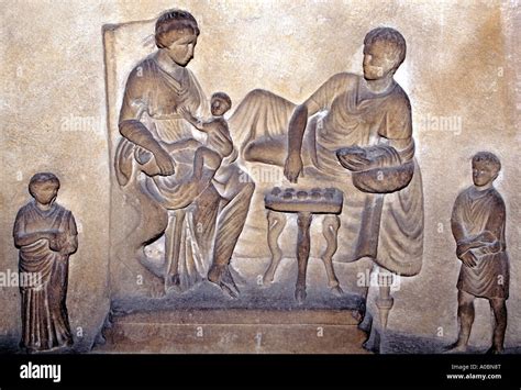 Relief Echnatons mit seiner Familie im Sonnenlicht