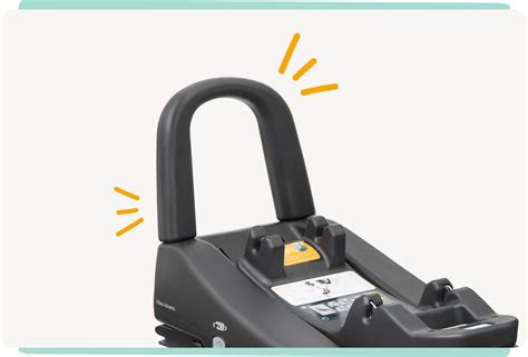 Detailaufnahme eines integrierten Rückprallbügels und Stützfußes einer Babyschale.