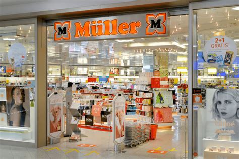 Produktvielfalt im Müller Onlineshop: Parfümerie und Kosmetik