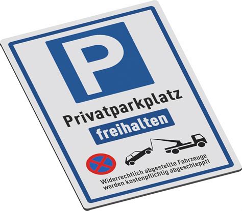 Hinweisschilder für den temporären Klinikzugang während Bauarbeiten