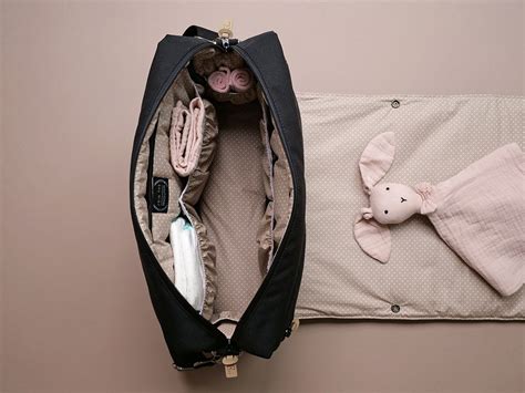 Eine gut gefüllte Wickeltasche für die Hochzeit