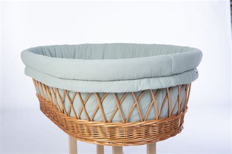 Mionido Stubenwagen mit textiler Ausstattung aus Bio-Baumwolle und Musselin