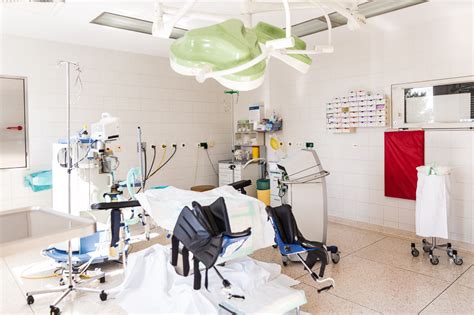 Schema der Frauenklinik mit ihren Fachbereichen: Gynäkologie, Minimal-invasive Chirurgie, Perinatalzentrum Level 2