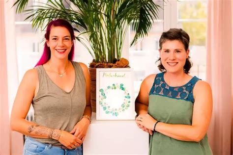 Foto von der neuen Praxis Naturkind in Landau mit Anna-Lena Arbitter und Ulrike Guhr