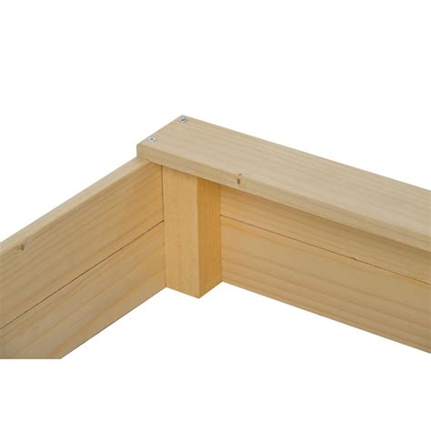 Detailansicht der Eckverbindung des Hochbetts mit Kanthölzern